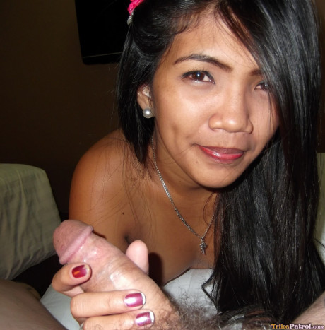 Amateur Filipina Rosalie Luna strips down naked for a doggystyle pounding