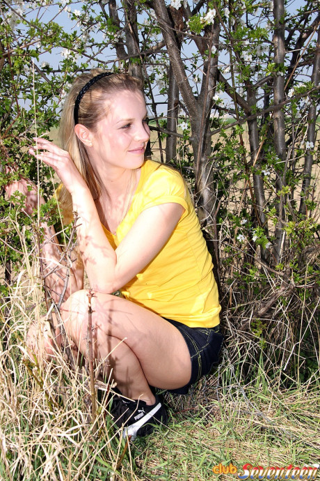 Fresh teen yellow-haired girl girlfriend woman Chanel ends game of hide and seek with sex in the bushes