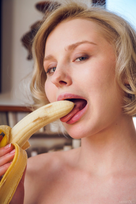 Met Art X performed by Kery Porn Gallery