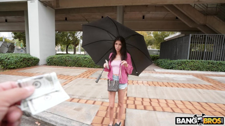 Slender latina Sisi Pesos gets paid well to fuck a stranger's BBC in a van