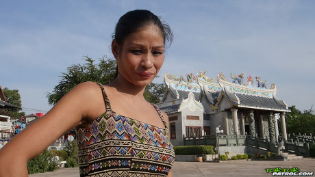 Lovely Filipina mom Sook gets poked by a stranger on the first date