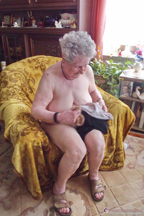 Curly-haired grandma Pitschka flaunts her saggy melons in her compilation