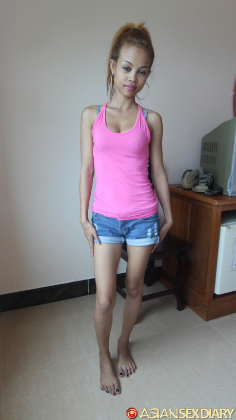 Asian amateur Theara unveils her slim figure & gets rammed in a POV bang