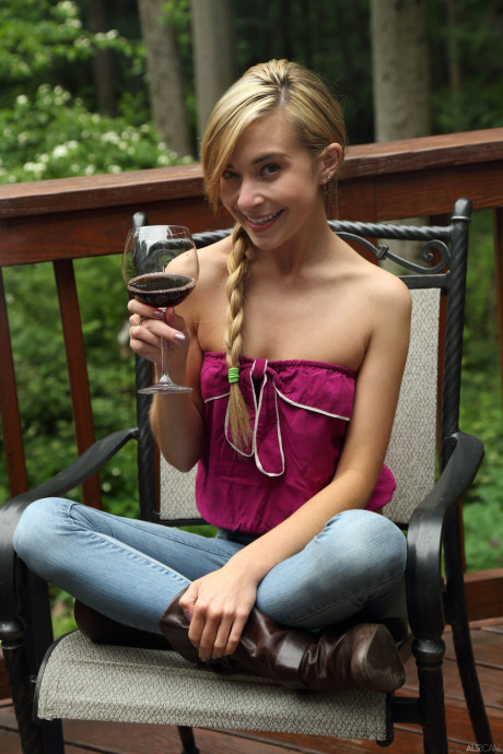 Petite teen Kylie Nicole unveils her breasts & plays with a cunt stretcher outdoors