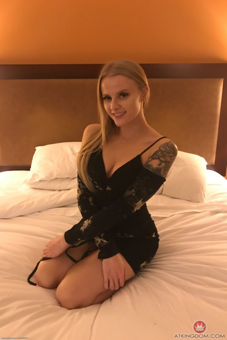Amateur babe Paris White spreads her vagina lips in public places