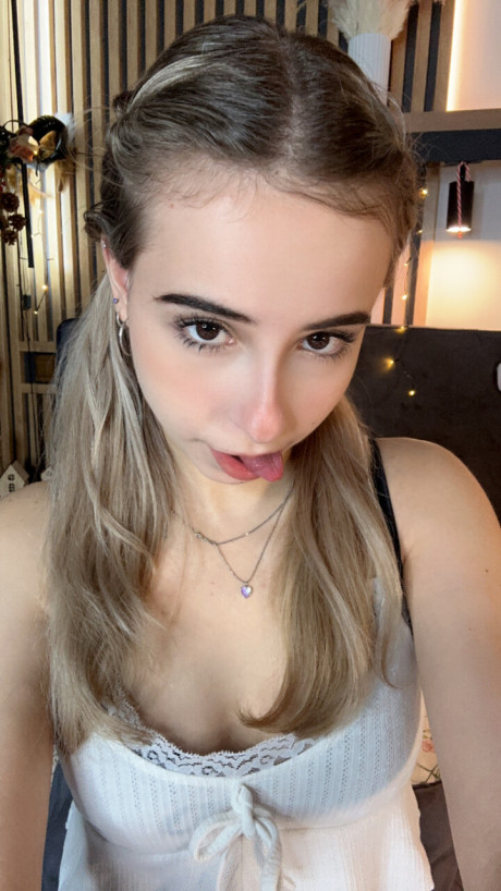 OnlyFans Xterribly Cutex performed by Xterribly Cutex Hot Pictures