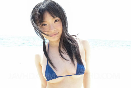 Skinny Japanese skank GF chick Hina Maeda has POV sex while at the beach