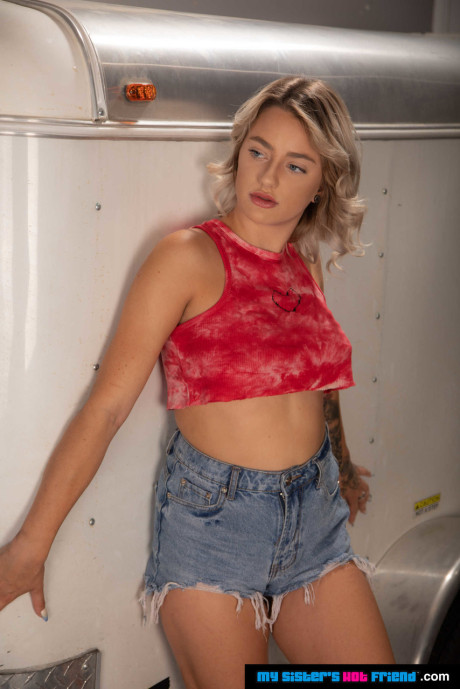 My Sisters Hot Friend Harmony Rivers, Sam Shock