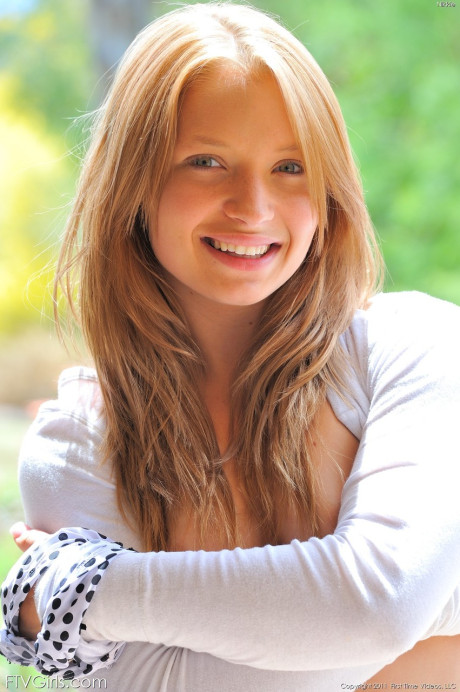 Petite amateur whore gf girl slowly reveals her tasty pussy and tiny titties in a solo