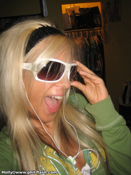 Amateur skanks fool around with their clothes on in candid action