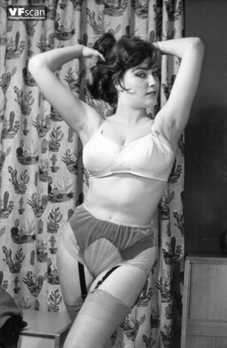 Busty vintage MILF models with large nipples showing off their hot wares