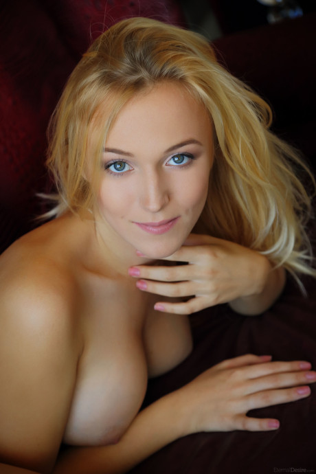 Sexy blondy teen Aislin showing her yummy snatch & juicy breasts up close