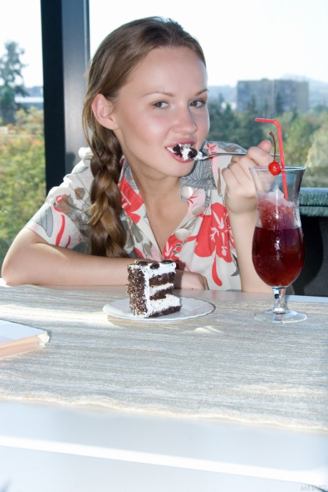 Innocent sweetie Virginia Sun strips in the hotel room and displays her holes