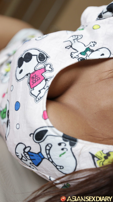 Ravishing sweet oriental babe Tun B shows her silky pussy before & after sex