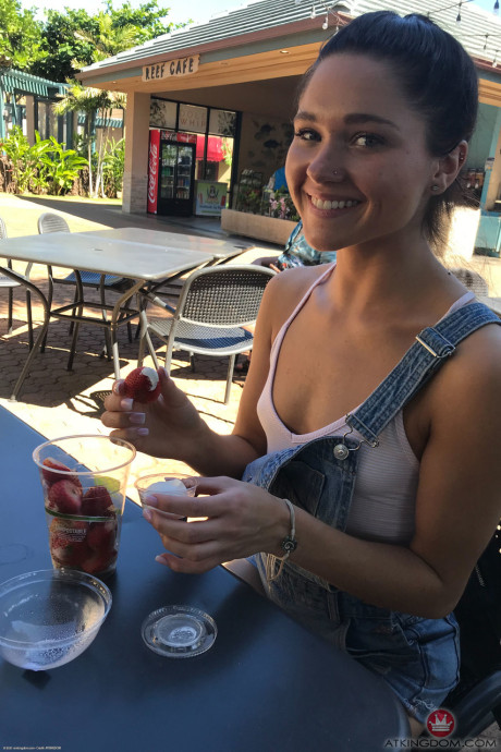 ATK Galleria Zoe Bloom