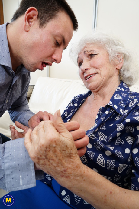 Blondie old lady in white pantyhose Maria gives her pussy for hardcore fucking