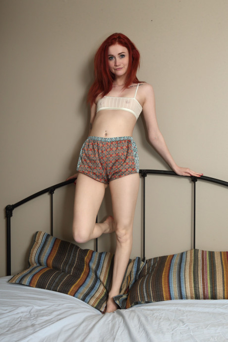 Ginger Head sweetie Scarlet Skies toys her beaver before pissing in a bowl