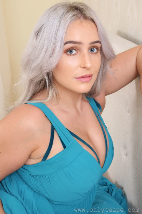 Meaty babe Paris Jade revealing her incredible rack and massive behind in panties