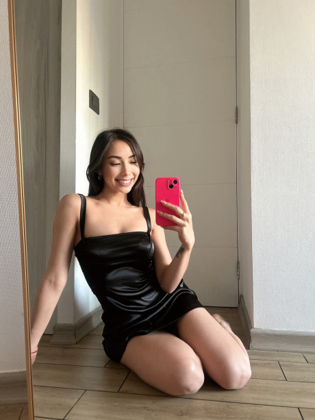 OnlyFans Real Alice Italian performed by Real Alice Italian Porn Gallery