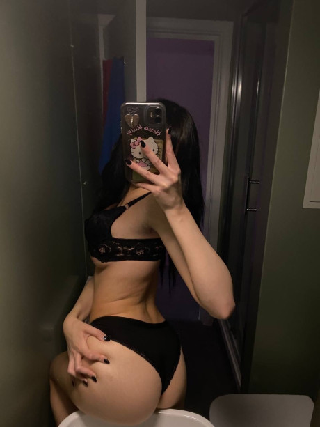 OnlyFans Bunnyy Spit featuring Bunnyy Spit naked Pictures