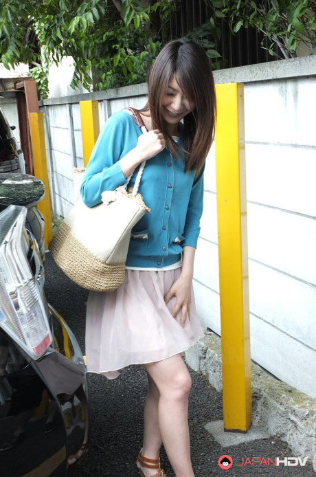 Japanese babe Tomomi Matsuda gives a handjob & oral sex to a stranger in public