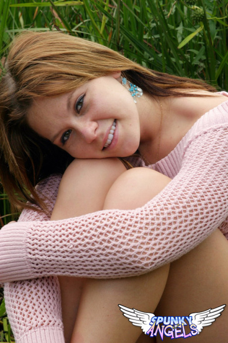 First timer expose her shaved vagina with a no panty upskirt in the marsh