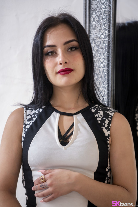 Cute pornstar Maria Wars undresses and rides a warm meat on a bed