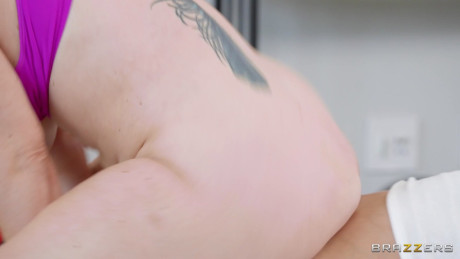 Voluptuous blondie Jenna Starr gets fucked at the gym by a well-endowed fiance BF man