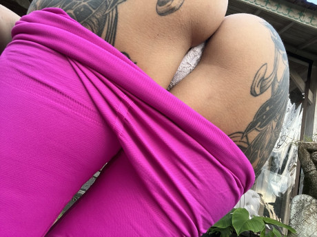 Fine OnlyFans babe Sunny Free shows her monstrous melons & ass in her compilation